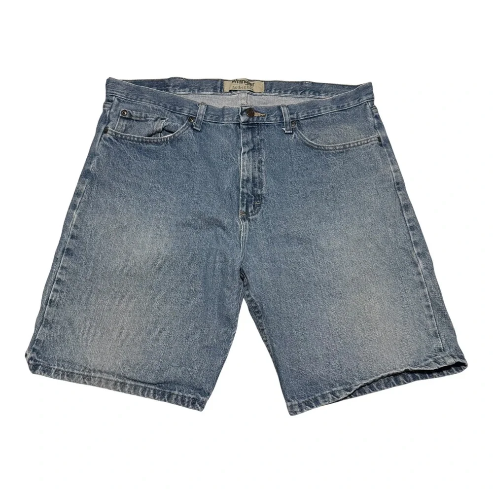 Wrangler Z2S0SW Light Wash Relaxed Fit Cotton Denim Jean Shorts Men's 38‎